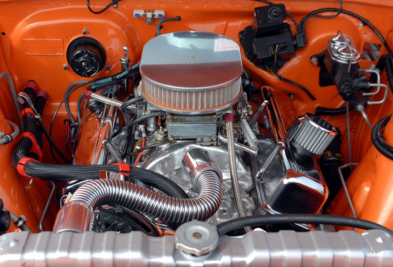 garagiste-LANTOSQUE-min_car-engine-1738309